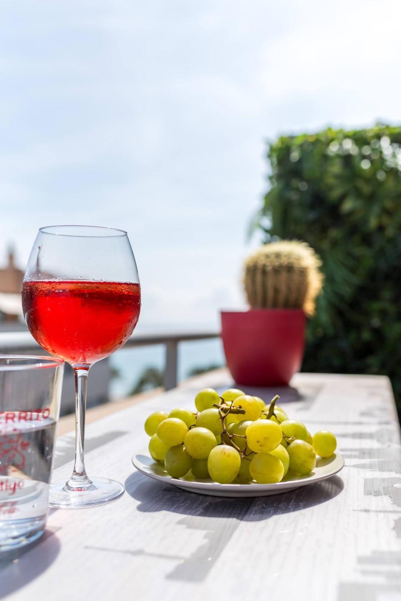 Atico Con Terraza Y Vistas, Parking Gratuito Apartment Malaga Exterior photo